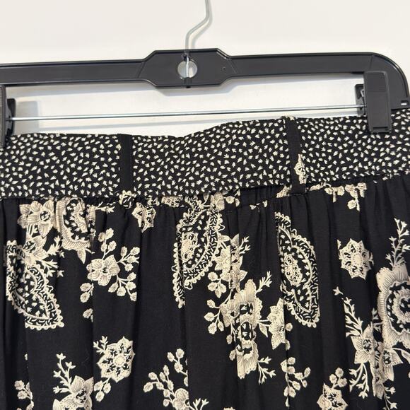Options by Madison’s Long Black Skirt with Cream Paisley Boho Style Size L Rayon - Picture 7 of 10